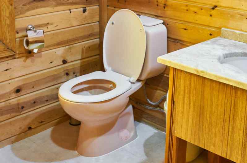 how to clean up an overflowing toilet